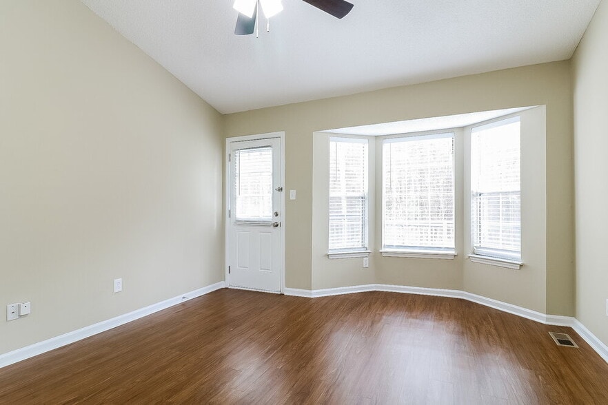 Building Photo - 504 Heathwick Dr