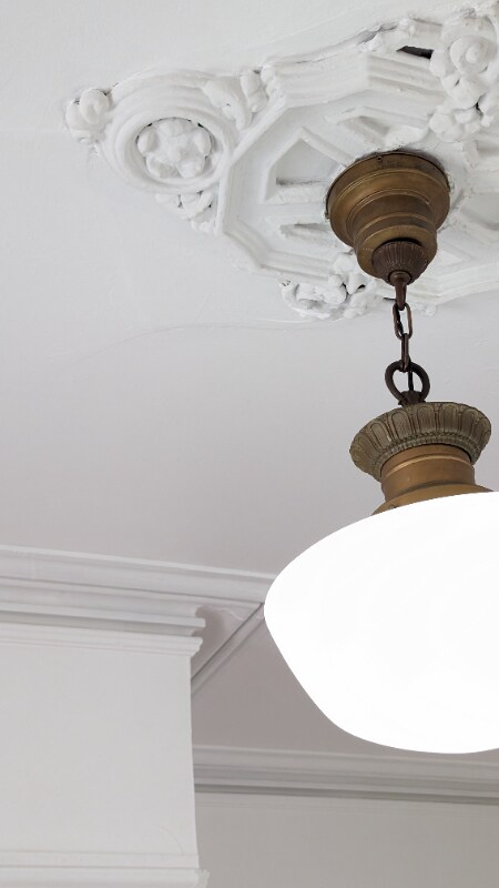 Building Photo - 346 S Rose St