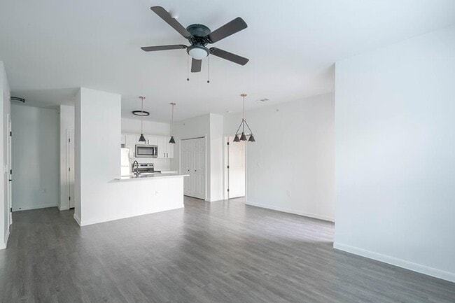 Building Photo - LA SIERRA APARTMENTS