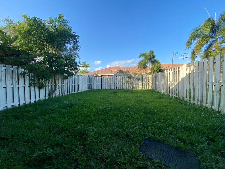 Building Photo - 10985 SW 239th Ter