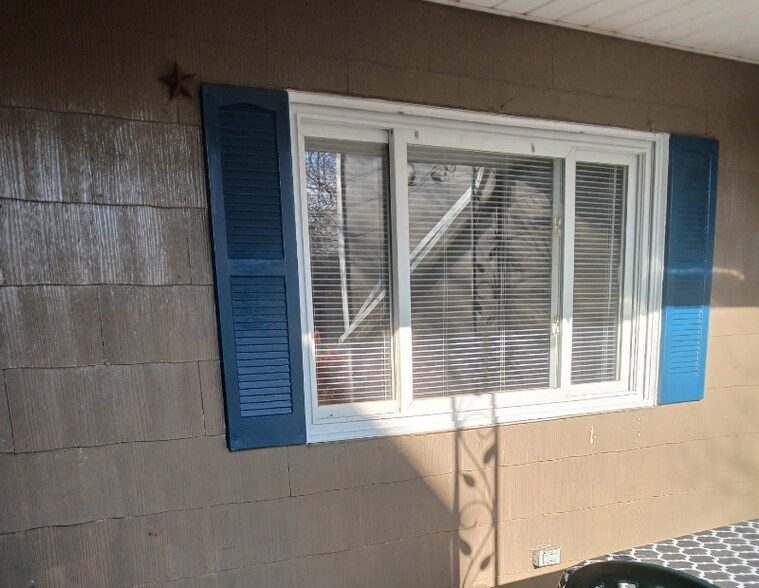 Primary Photo - 105 19th St