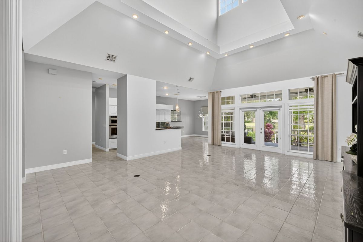 Building Photo - 11592 Timberline Cir
