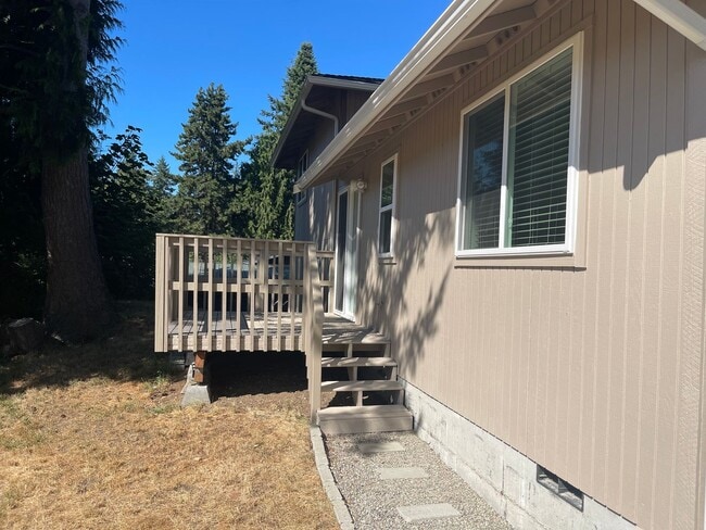 Building Photo - Beautiful Country Setting-2 Bedroom Home