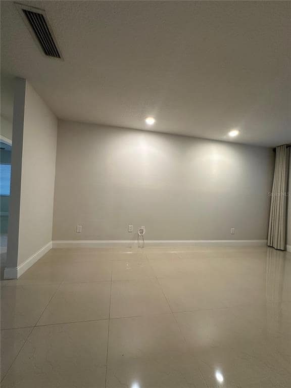 Building Photo - 753 Isleton Dr