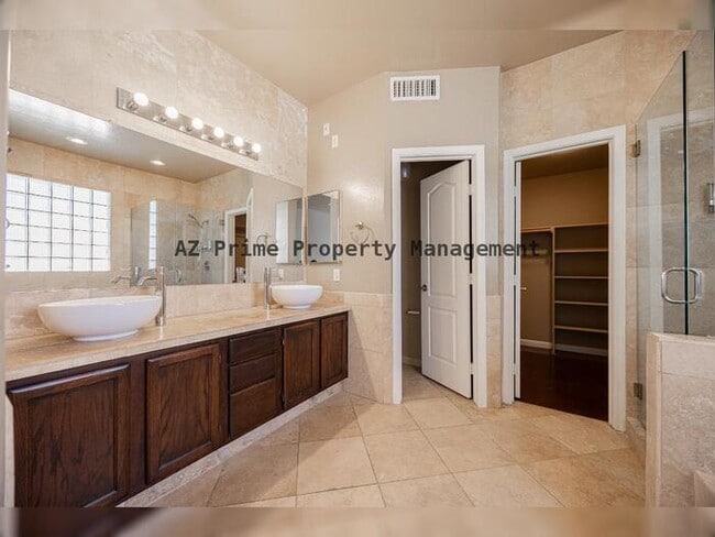 Building Photo - 9603 S 51st St