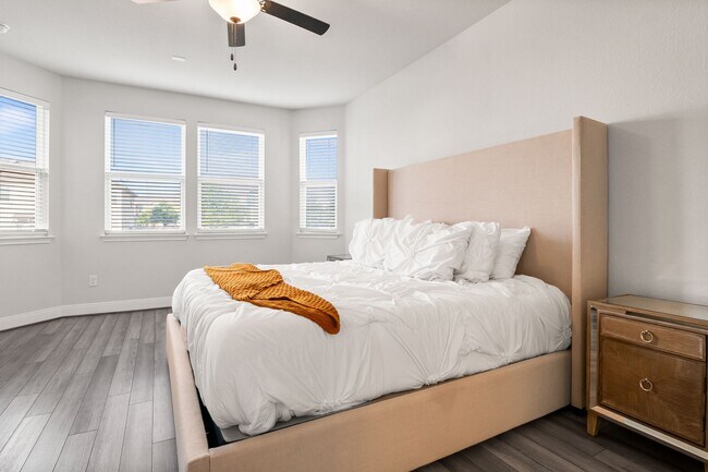 Building Photo - 16622 Daylight Ln