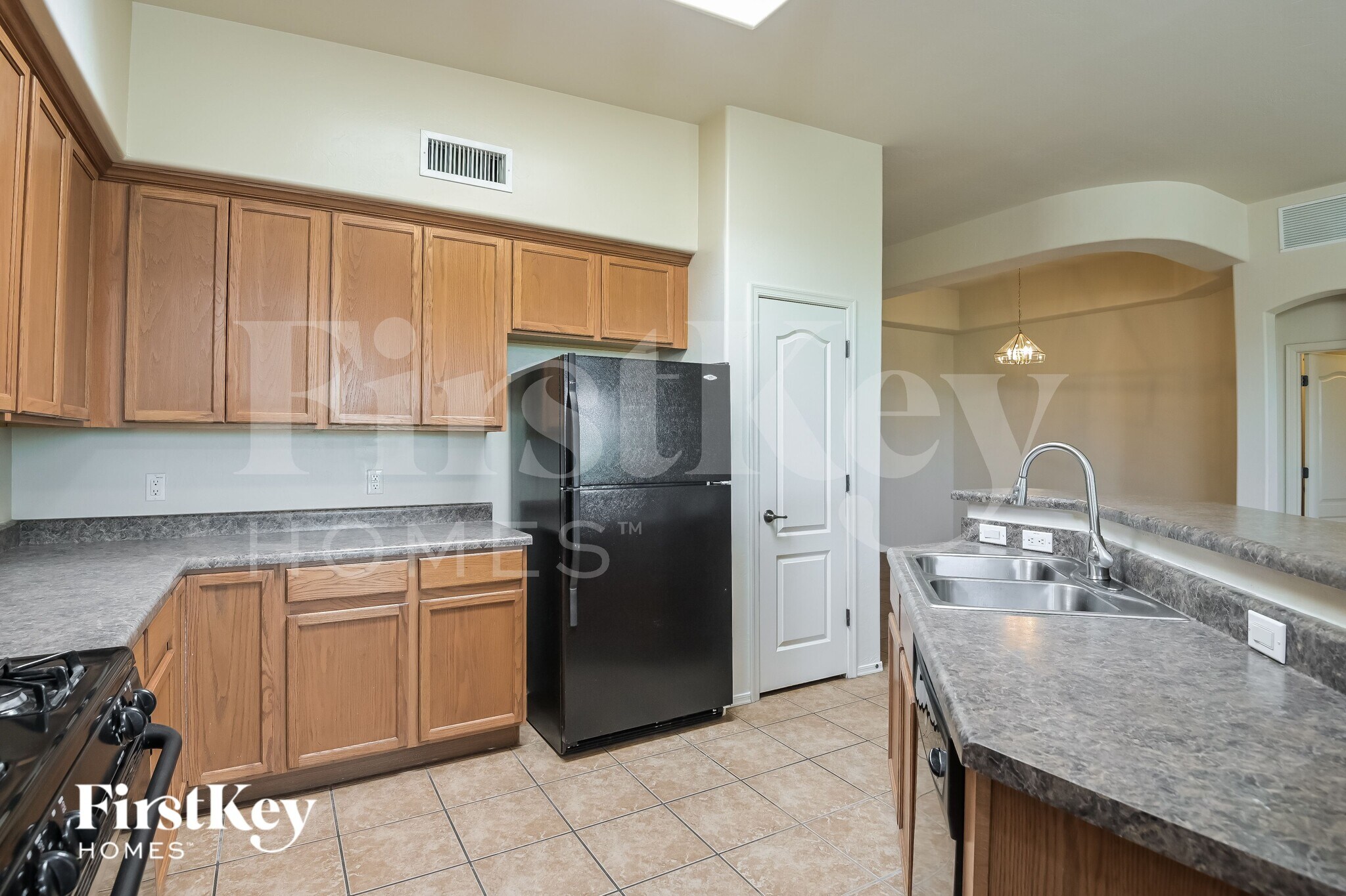 Building Photo - 13558 E High Plains Ranch St