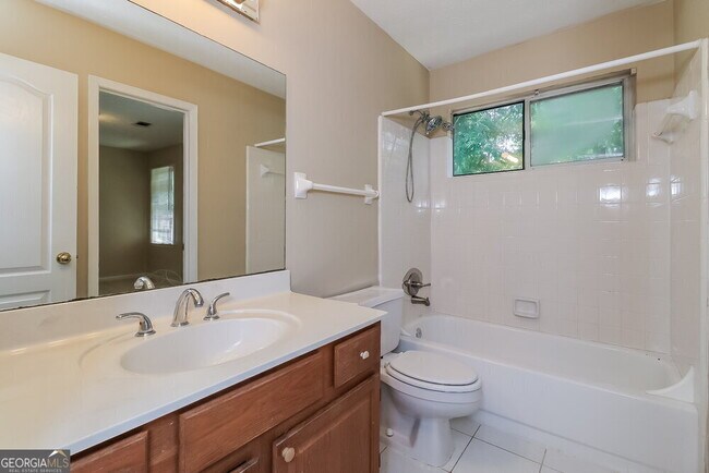 Building Photo - 2885 Summit View Ct