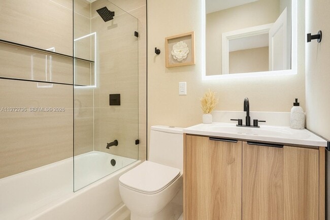 Building Photo - 1399 NE 38th St