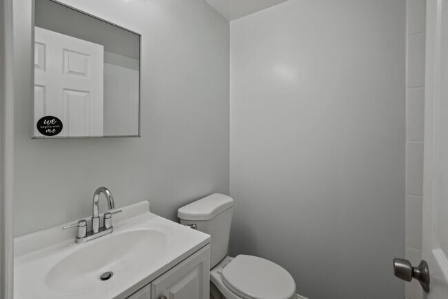 Building Photo - 182 36th St NE