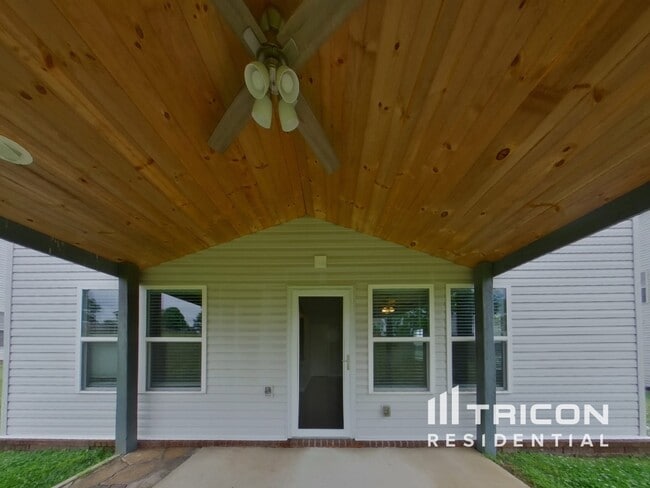 Building Photo - 6014 Sentinel Dr