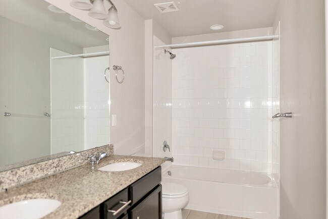 Building Photo - Stunning 4 beds 3 baths in Parker!