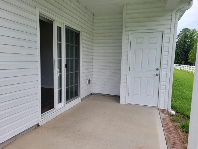 Building Photo - 214 Briarcliff Ct