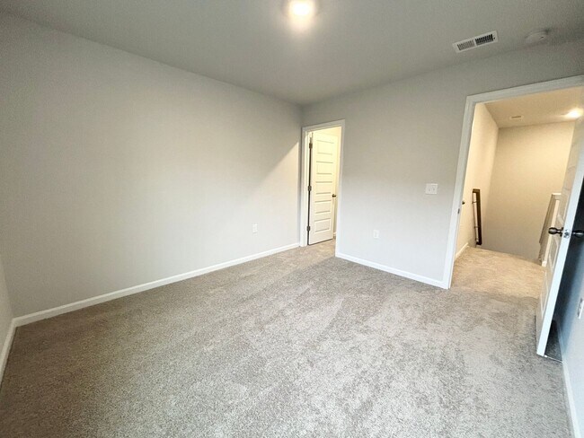 Building Photo - Perfect family home in Ocean Isle Beach