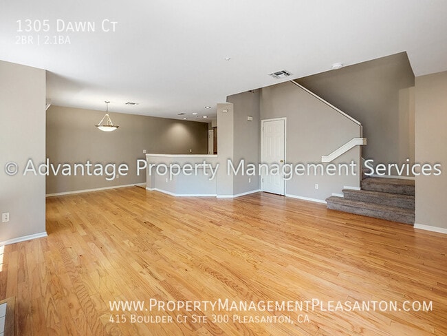 Building Photo - 1305 Dawn Ct