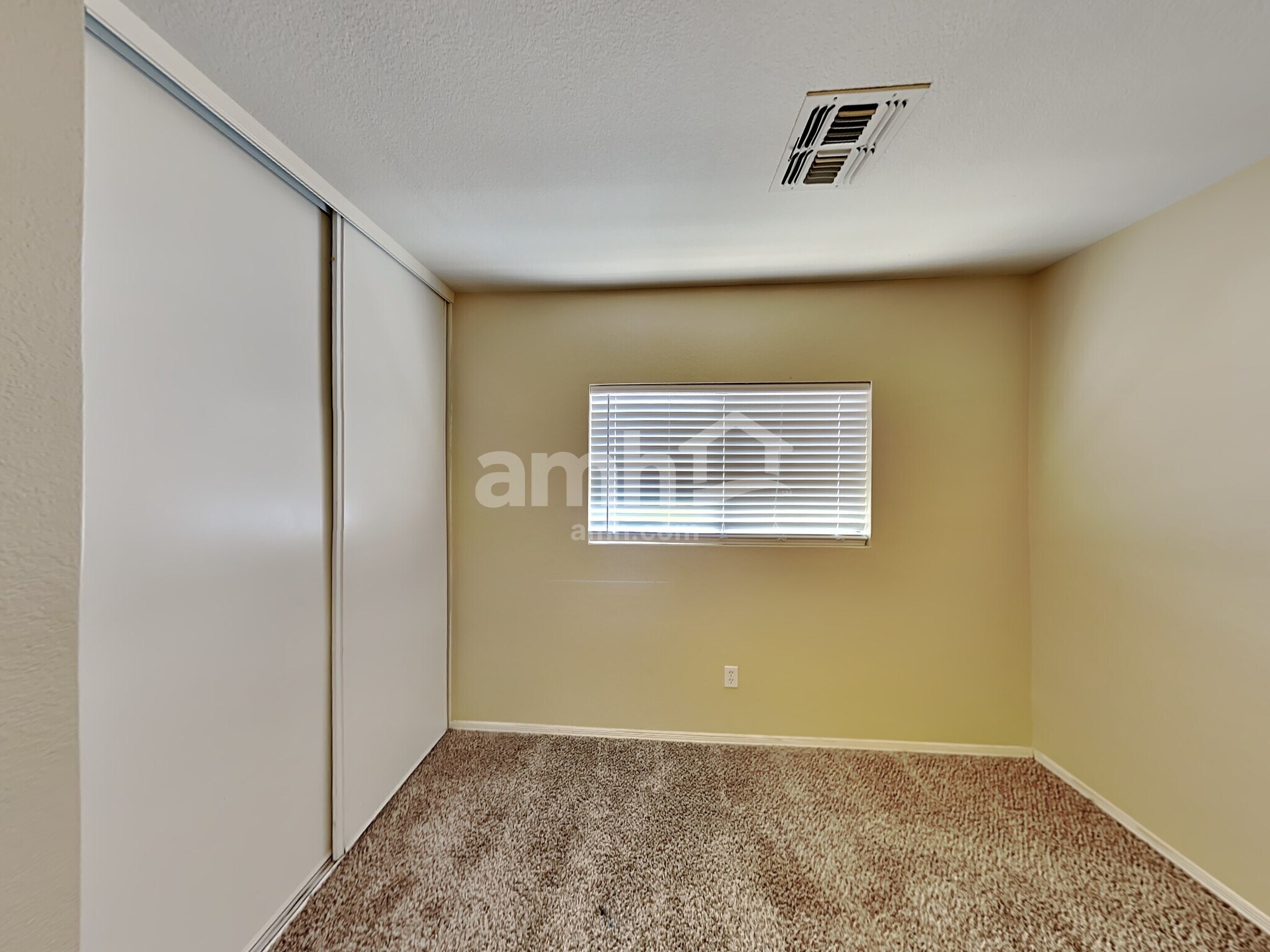 Building Photo - 2256 E Hazeltine Way