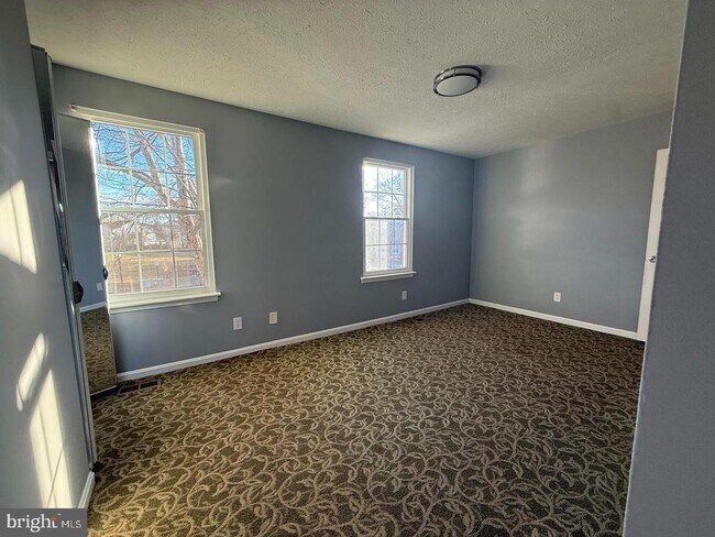 Building Photo - 1123 Keswick Pl