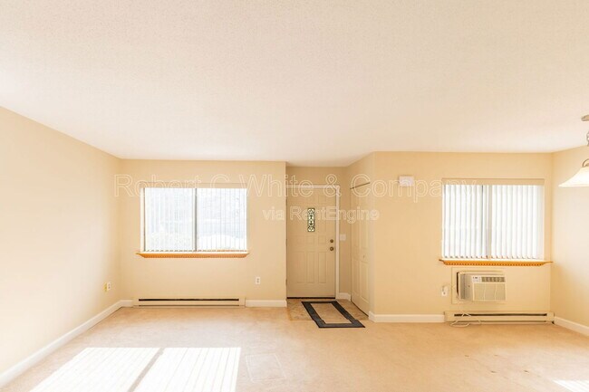 Building Photo - 85 N Main St