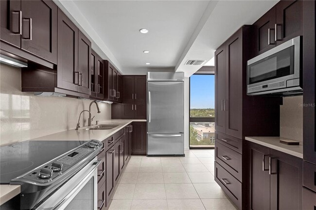 Building Photo - 3301 Bayshore Blvd