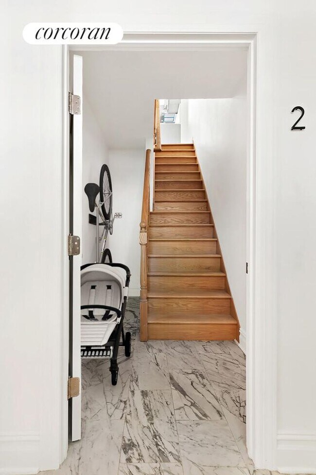 Building Photo - 458 State St