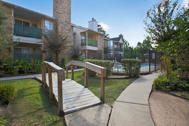 Building Photo - 3770 Lovers Wood Ln