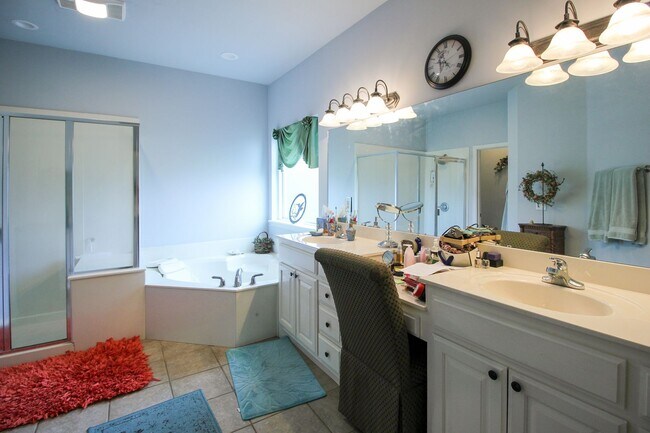 Building Photo - Spacious 5 Bedroom Home In Jenks West School District!