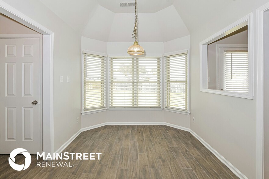 Building Photo - 4571 Wood Fox Cove