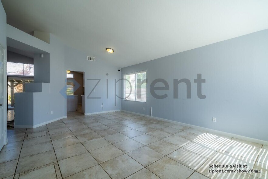 Building Photo - 39821 Milan Dr