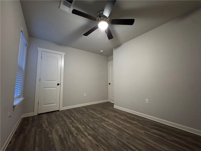 Building Photo - 1707 S K Pl