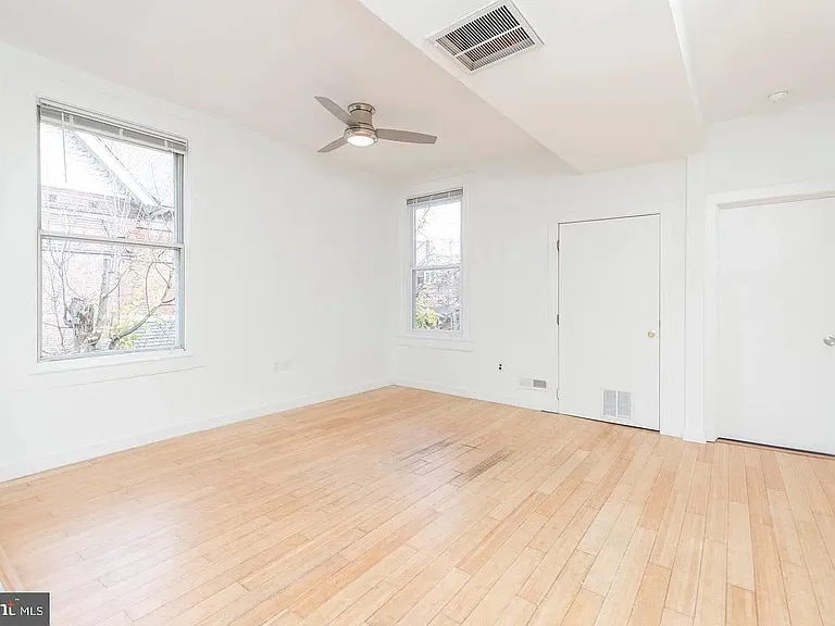 Building Photo - 4814 Chester Ave