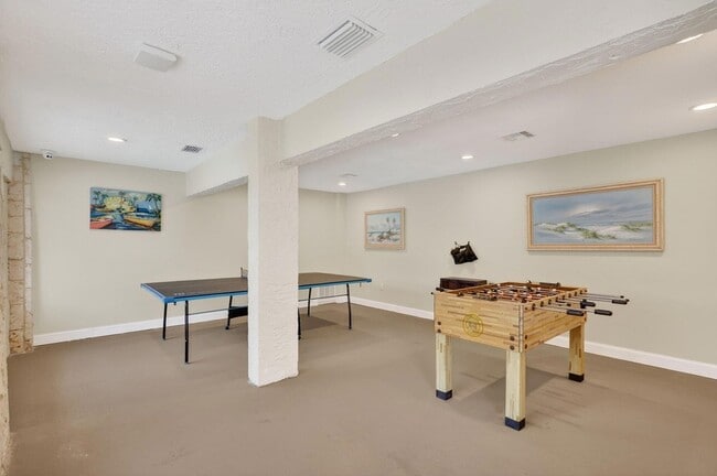 Building Photo - 9940 S Ocean Dr