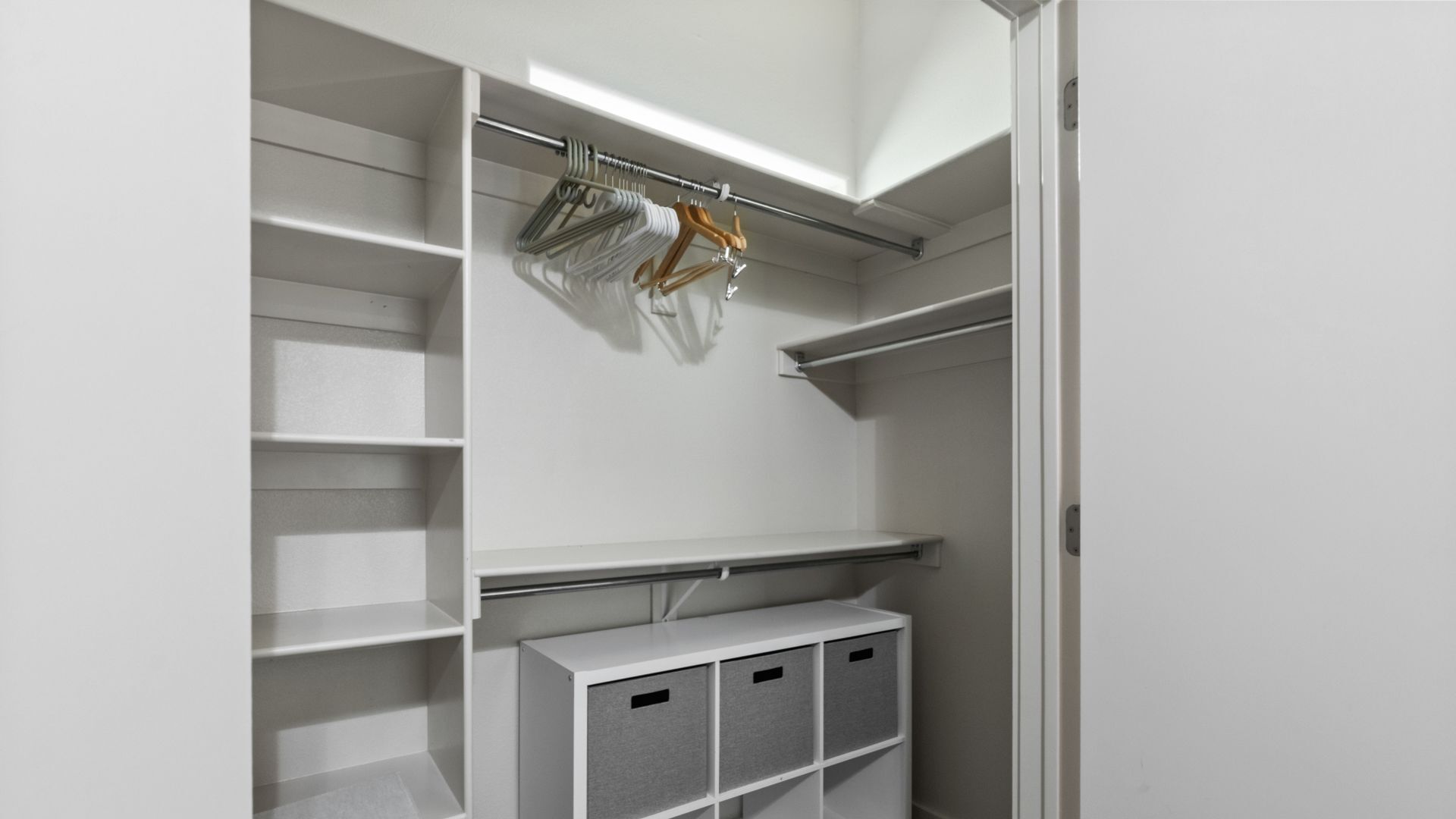 Building Photo - 719 N Oakland Ave