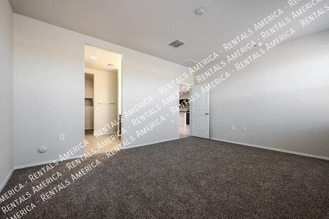 Building Photo - 18436 W Artemisa Ave