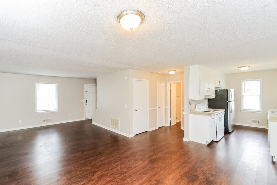 Building Photo - 4711 Pebble Ct