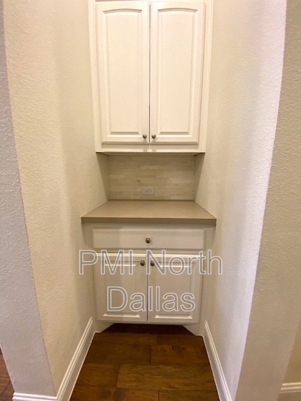 Building Photo - 6909 Royal View Dr