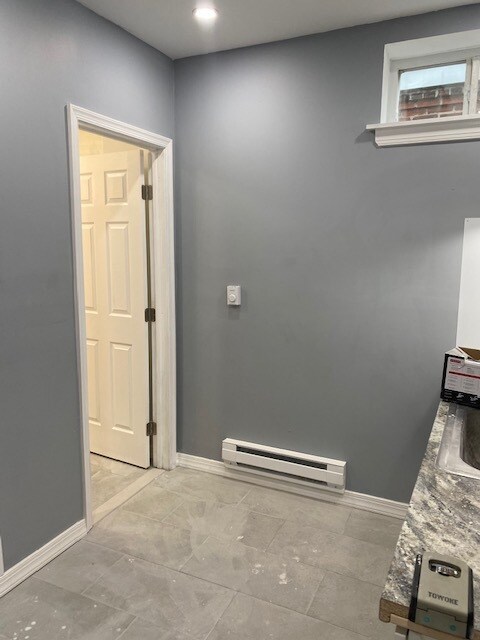 Building Photo - 10 N 42nd St