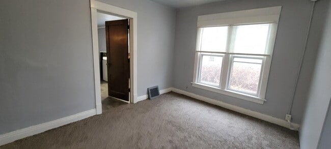 Building Photo - 20 N Willow St