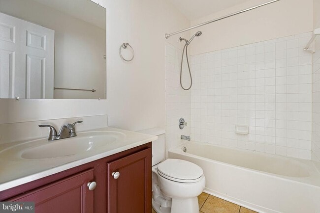 Building Photo - 22 Crenshaw Ct