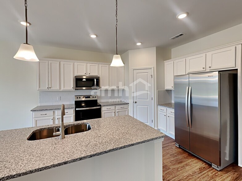 Building Photo - 4750 Chutney Dr