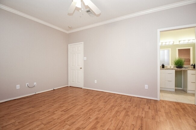 Building Photo - 4202 Creek Hollow Ln