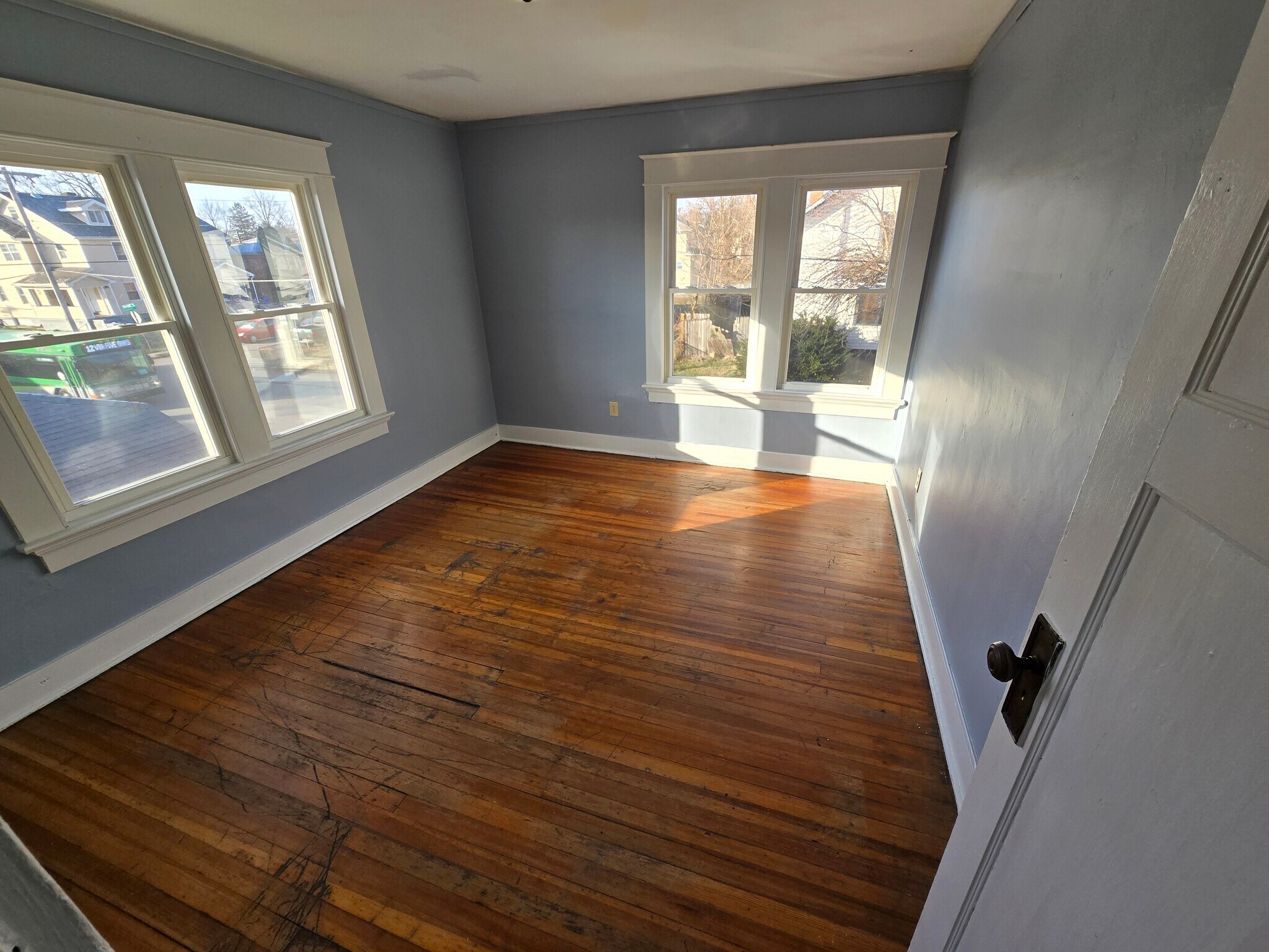 Building Photo - 526 Richmond Ave