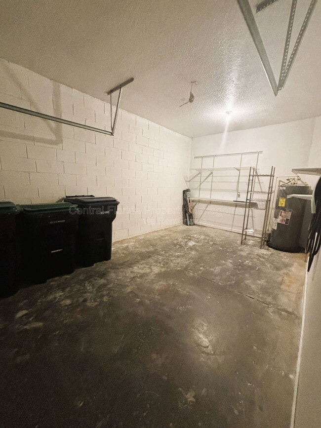 Building Photo - 16183 Old Ash Loop