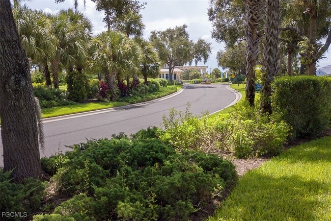 Building Photo - 3211 Cottonwood Bend