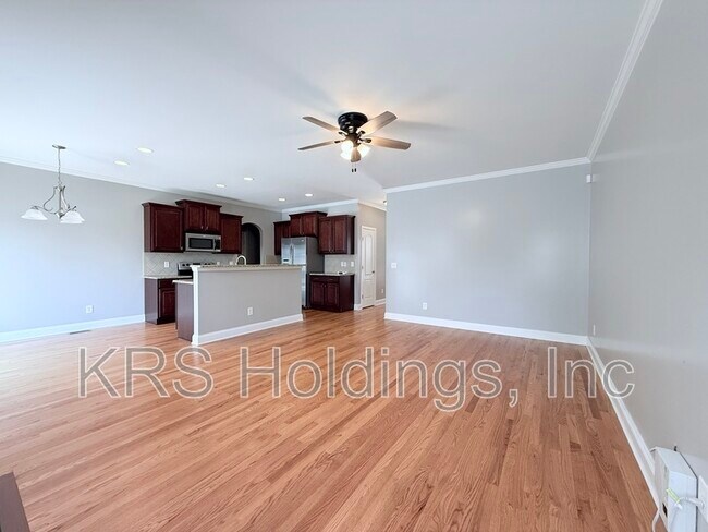 Building Photo - 5810 Spring Glen Lane