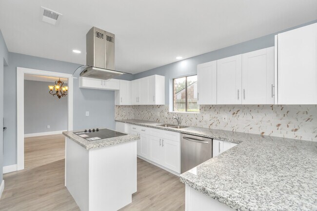 Building Photo - 3514 Summit Ln