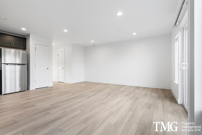 Building Photo - FREE RENT UNTIL FEB. 2026!