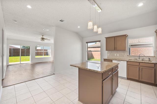 Building Photo - 1406 Anglican Dr