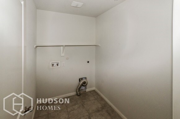 Building Photo - NOW AVAIALBLE! - 10529 Fort Cibolo Trl, Cr...