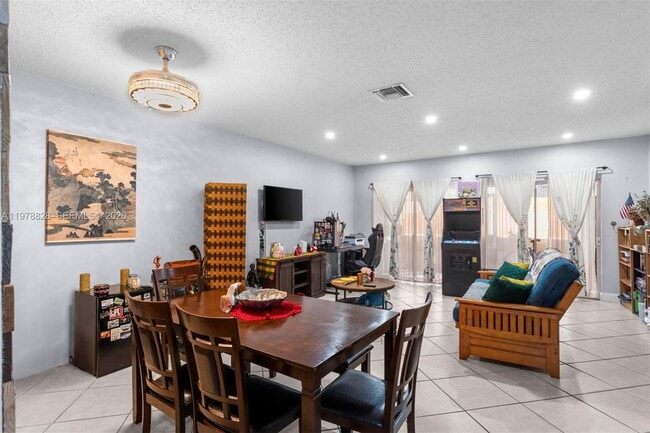 Building Photo - 8380 SW 154th Ave