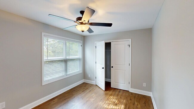 Building Photo - Columbia, TN 2 Bed/2.5 Bath Townhome With ...